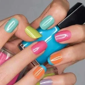 635457289940142825-1851201568_How-To-Choose-The-Right-Nail-Polish-Color